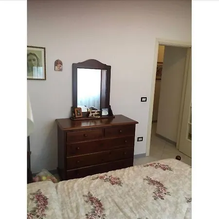 Апартаменты Serena E Tranquilla Casa Vacanze In Centro Чиро-Марина
